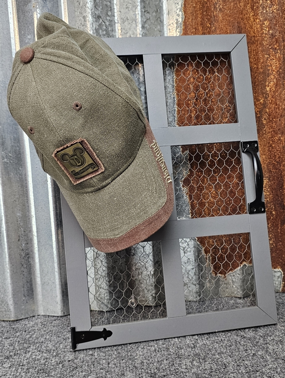 Vintage-Disneyland Distressed Canvas Mickey Mouse Metal Logo Strapback Hat/ Cap